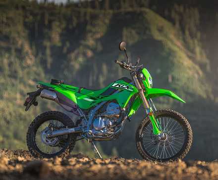 Foto ainda ao ar livre da Kawasaki KLX300