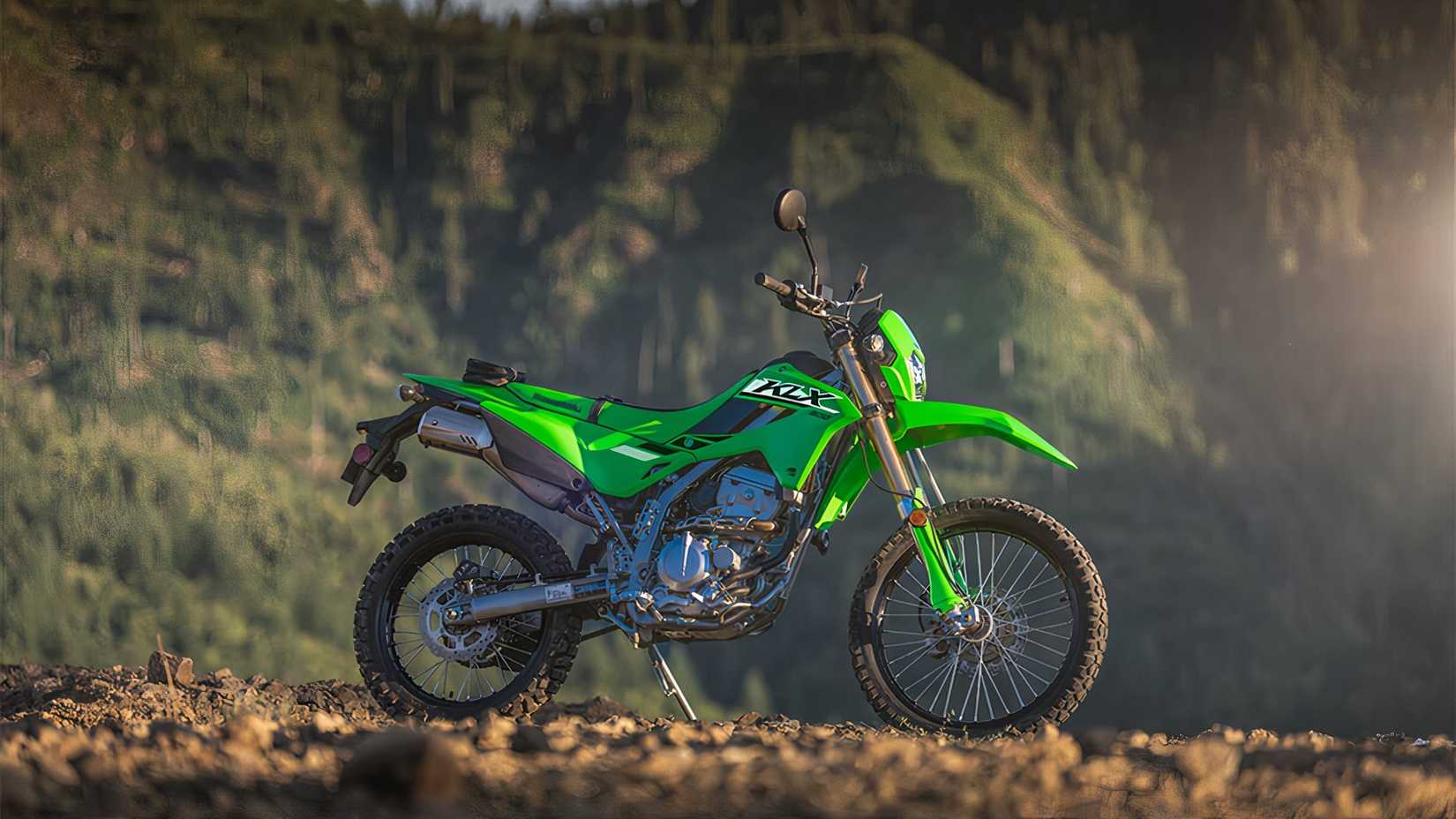 Foto ainda ao ar livre da Kawasaki KLX300
