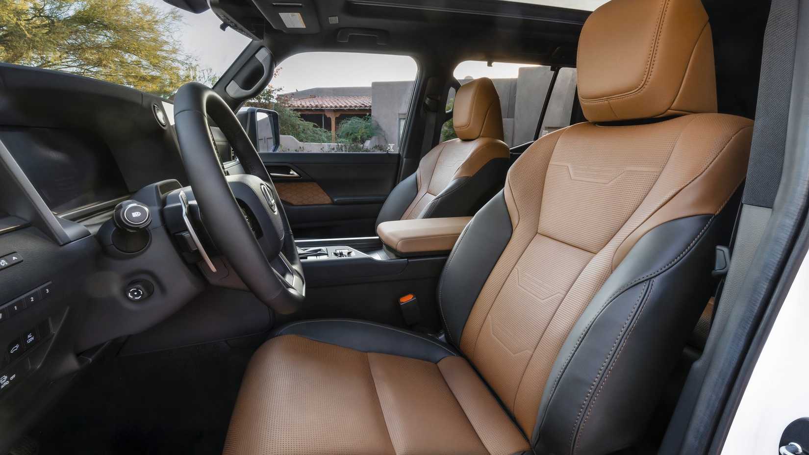 Lexus GX 550 Luxury Front Cabin Side