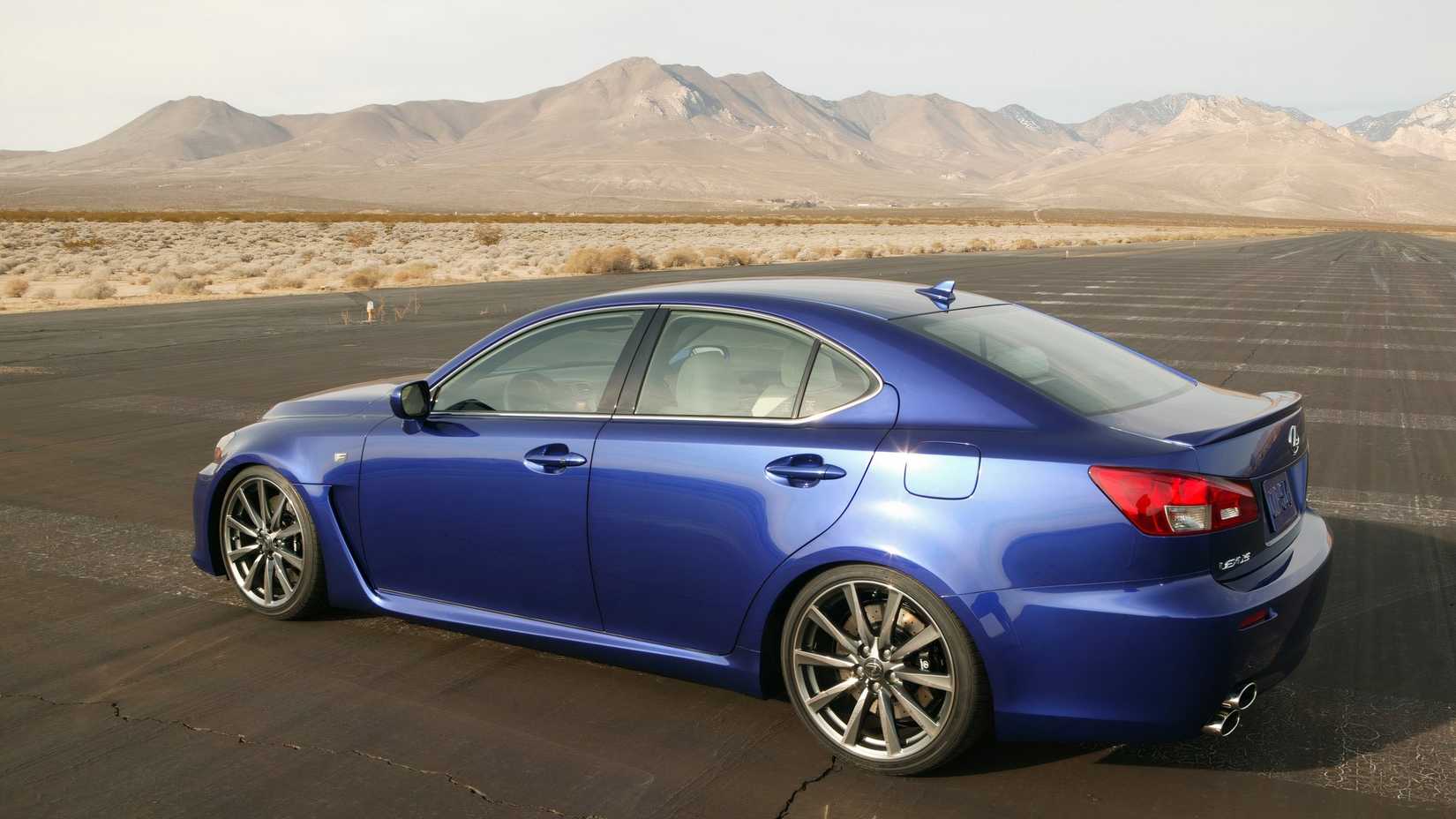 Lado Traseiro Lexus IS-F