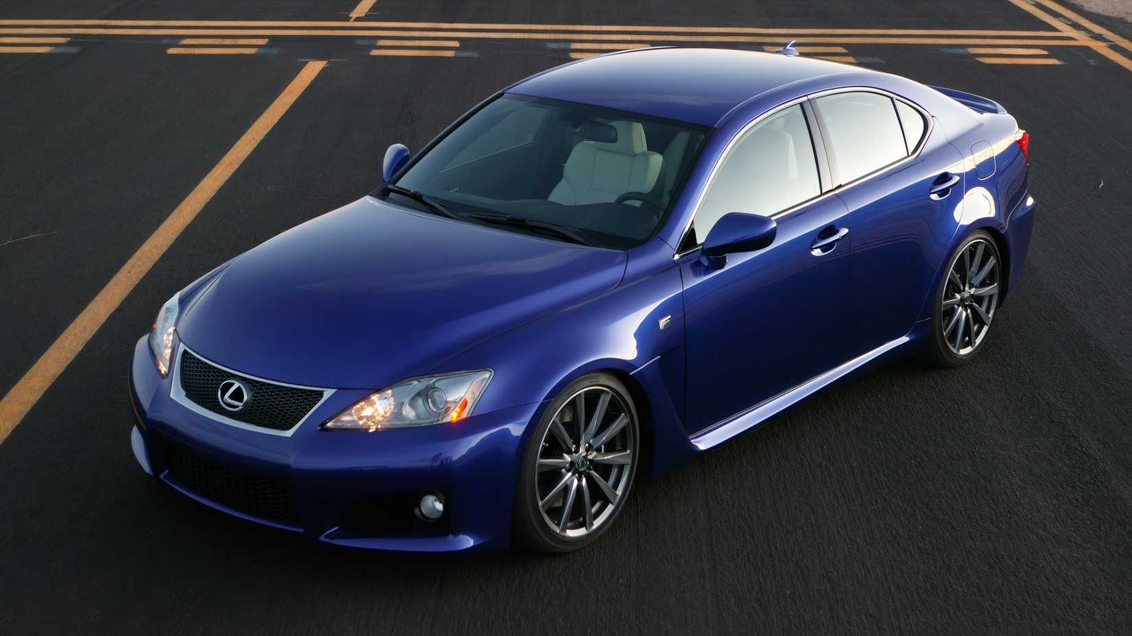 Lexus IS-F acima do ângulo