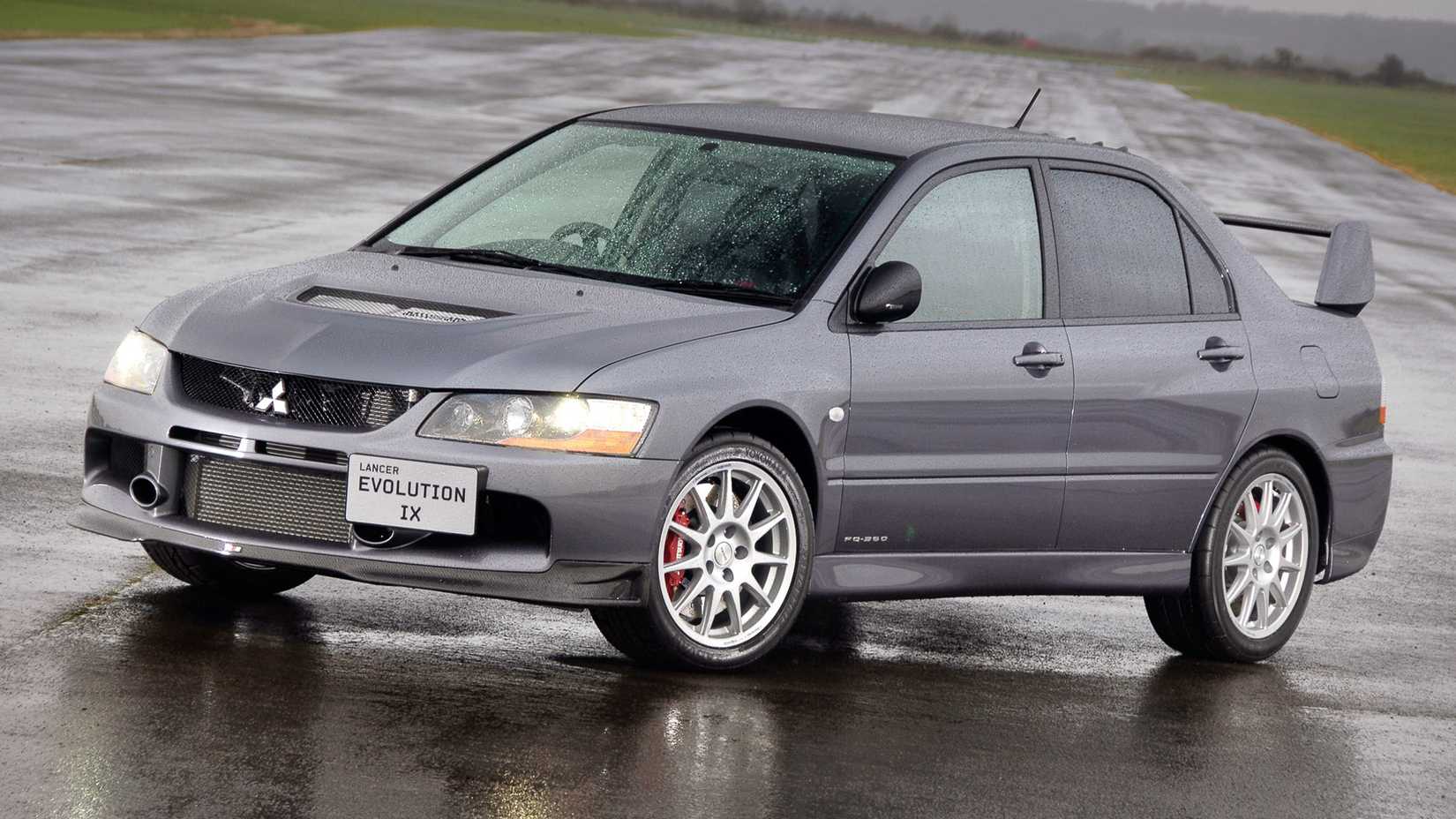 Mitsubishi Lancer Evolution IX-1