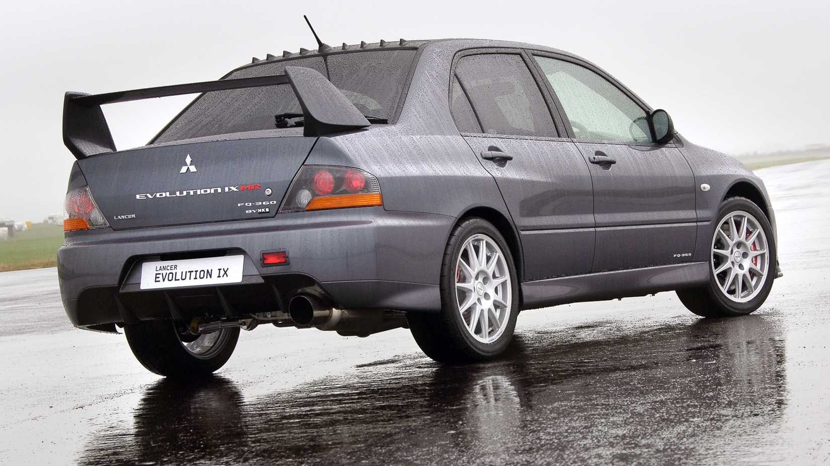 Mitsubishi Lancer Evolution IX-3