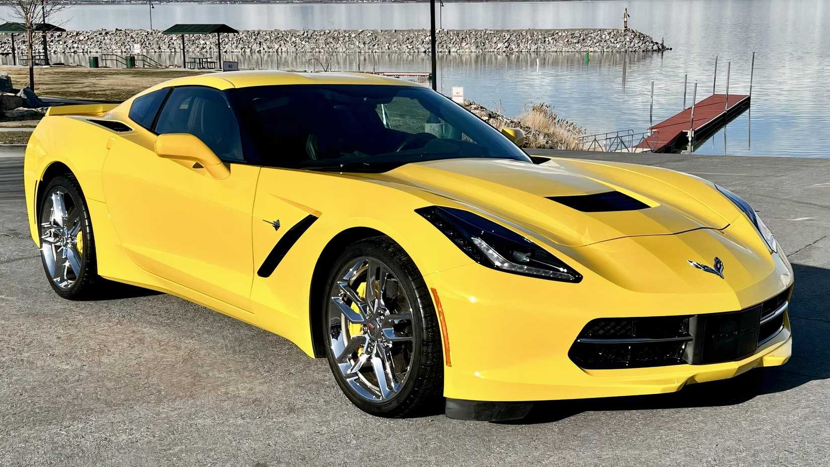 3/4 front view of 2014 Chevrolet C7 Corvette