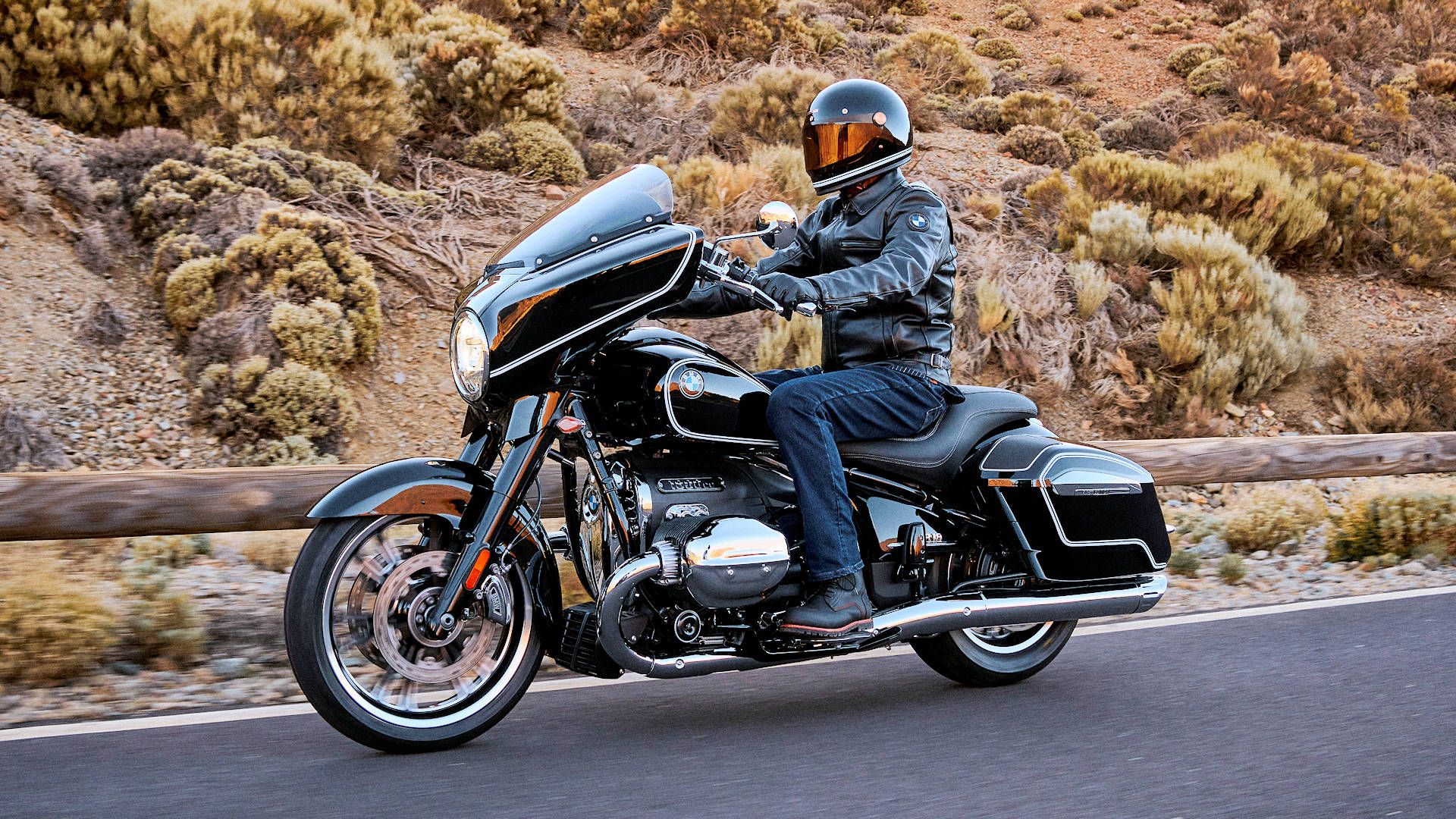 The BMW R 18 B Is The Budget Bagger That Costs Less Than A Harley ...