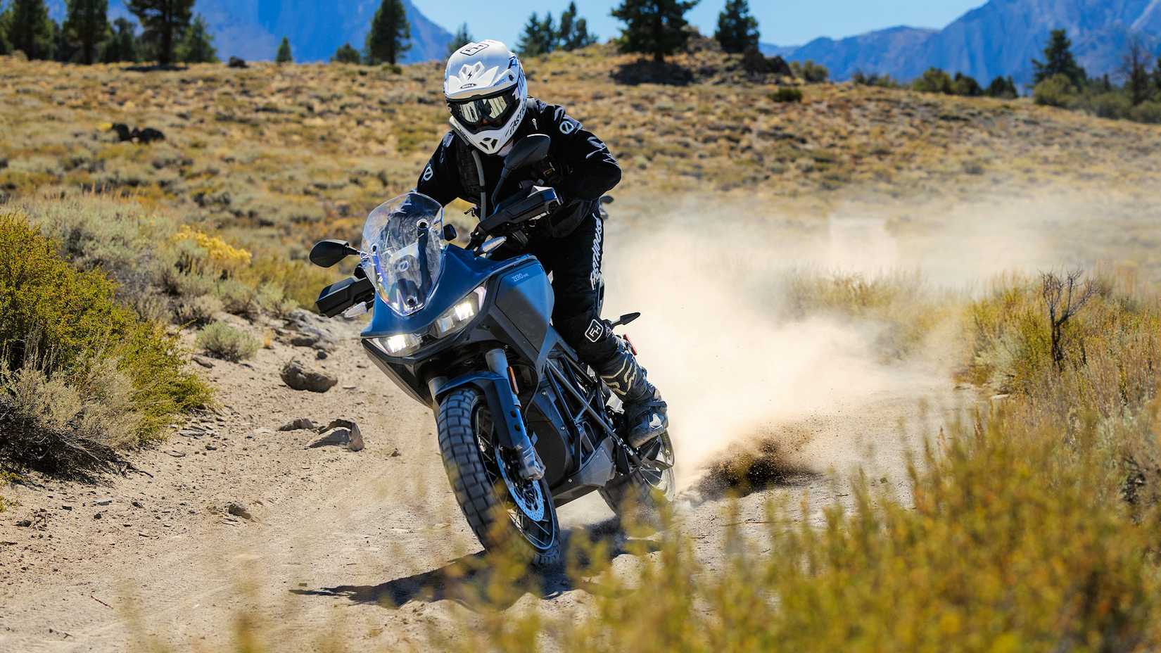 Rider on a 2025 Zero DSR\X