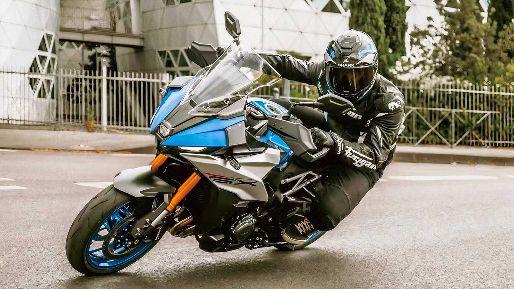 Suzuki GSX-S1000GX 2-1