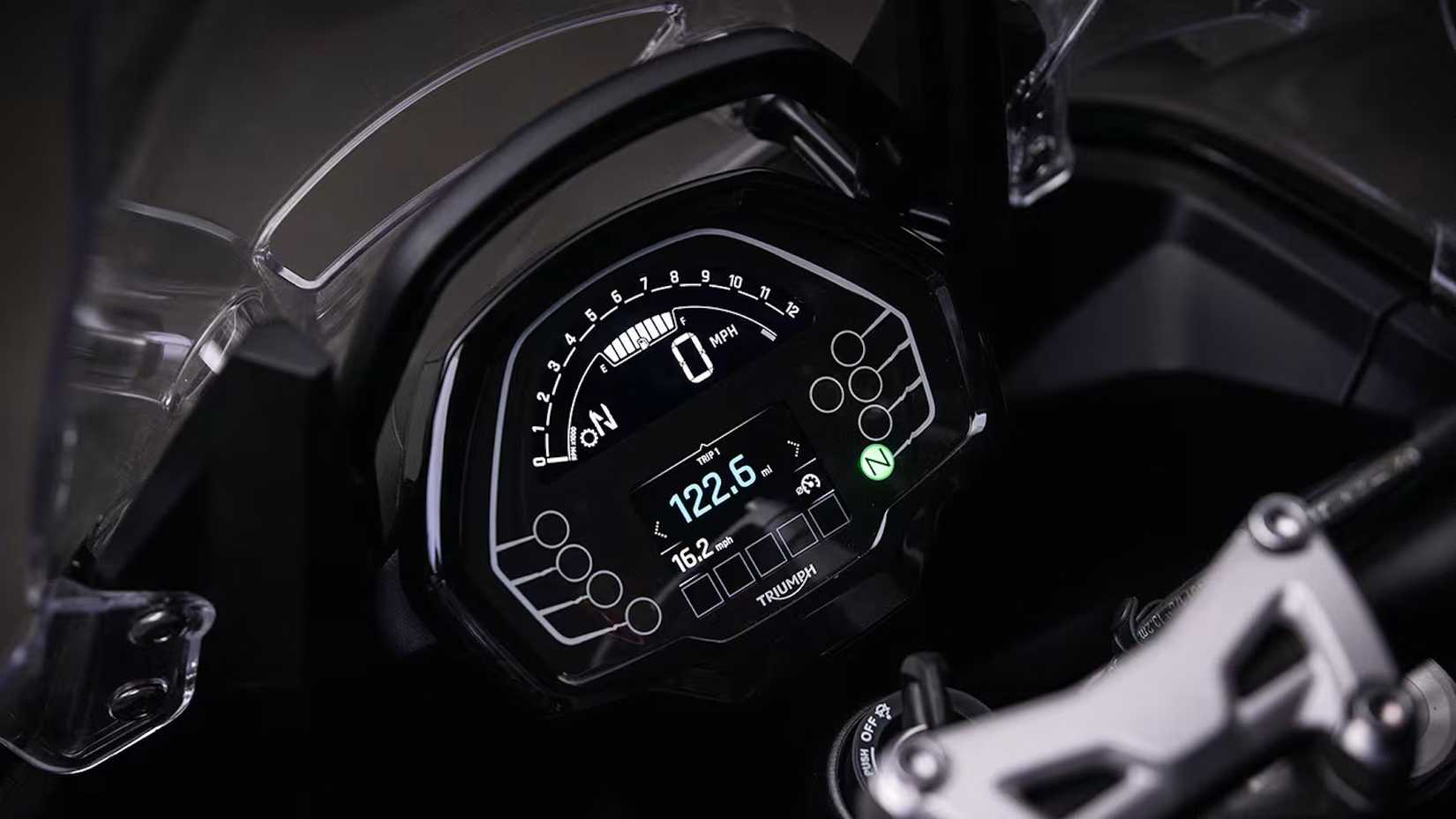 Triumph Tiger Sport 800 dash