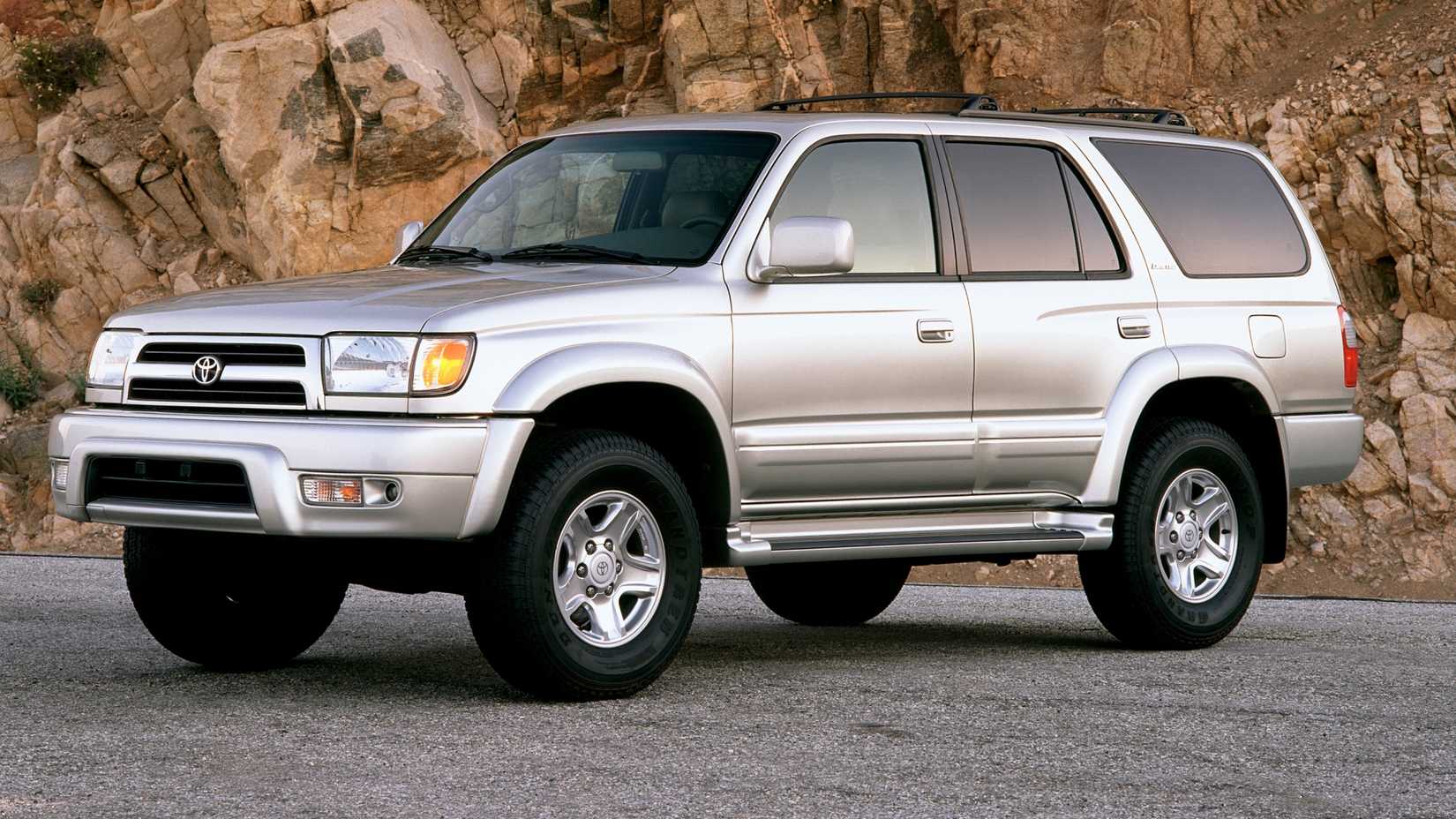 1999 Toyota 4Runner Limited front 3/4 exterior shot