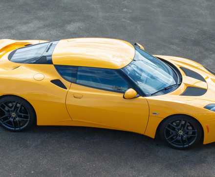 Vista aérea lateral direita do Lotus Evora 2010