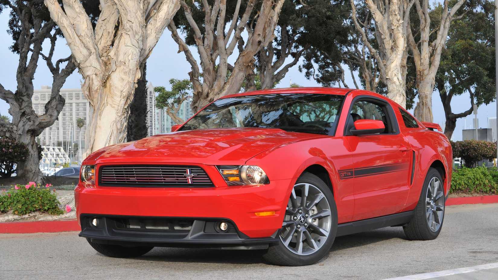 2011 Ford Mustang red feature