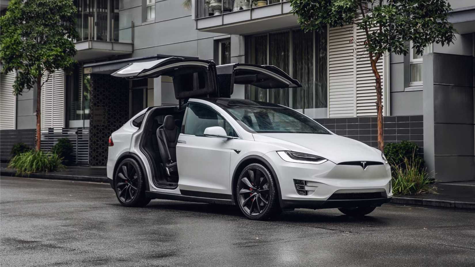 2017 Tesla Model X Falcon Wing Door