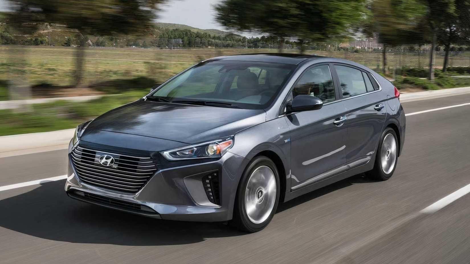 2019 Hyundai Ioniq Hybrid Front Three Quarter