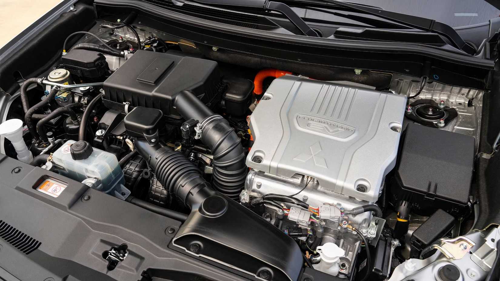 2019 Mitsubishi Outlander PHEV Engine