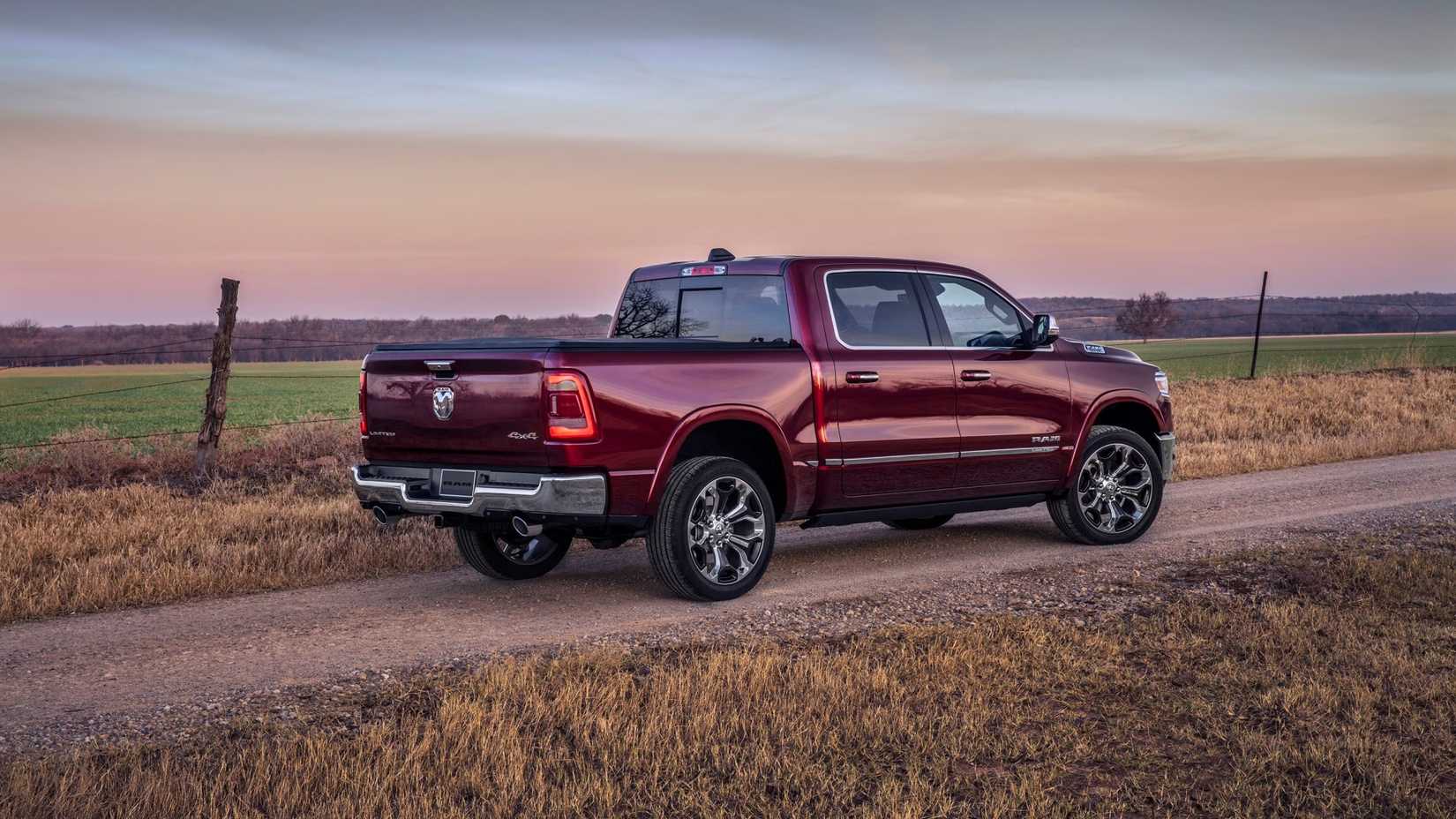 2019 Ram 1500 eTorque (3)