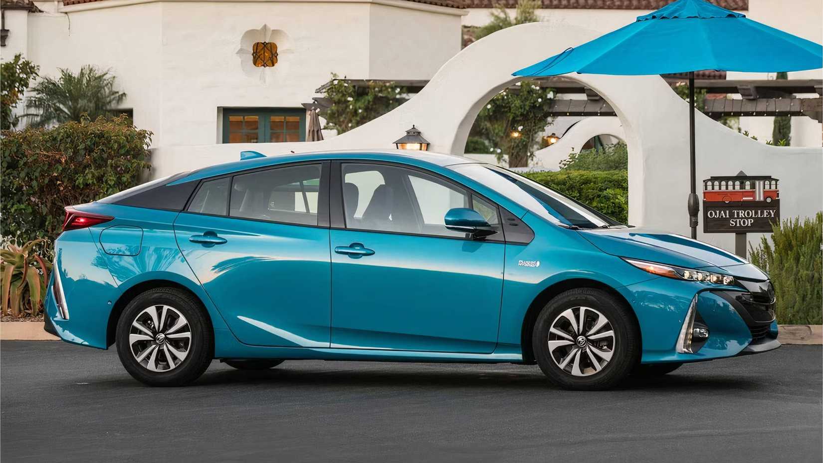 2020 Toyota Prius Prime Side