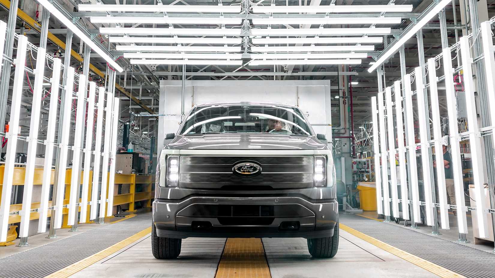 2023 Ford F-150 Lightning Manufacturing 03