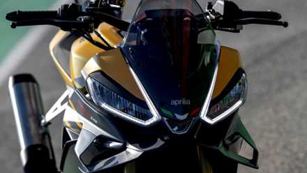 2025 Aprilia Tuono V4 1100 Farol