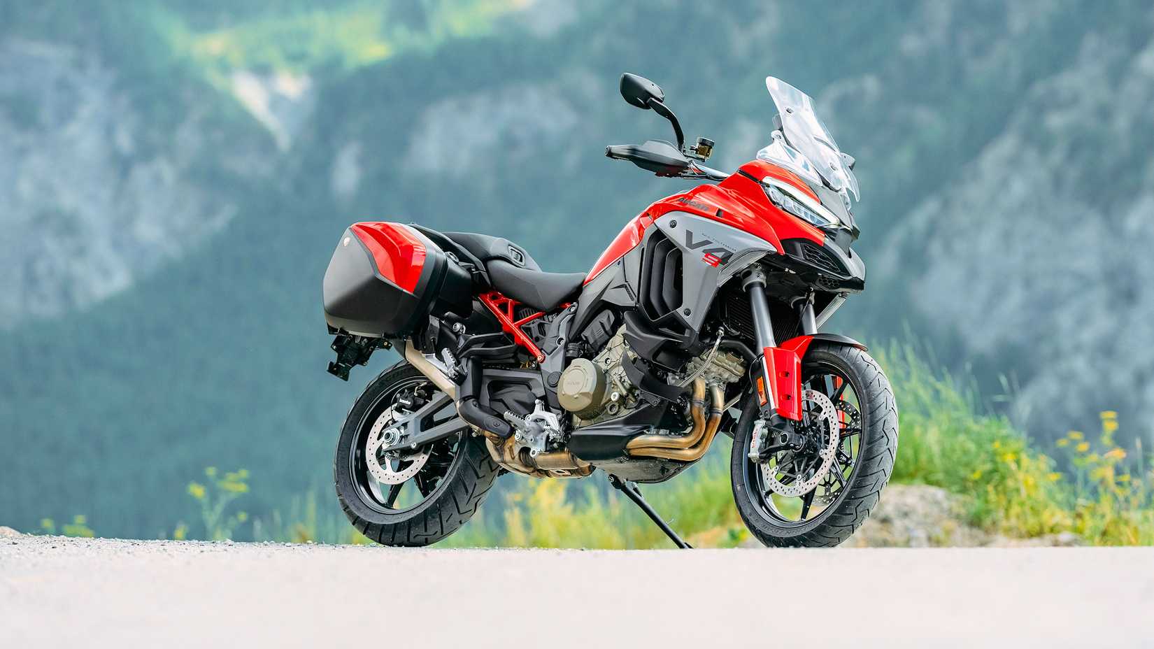 2025 Ducati Multistrada V4 Pikes Peak foto estática do quarto dianteiro