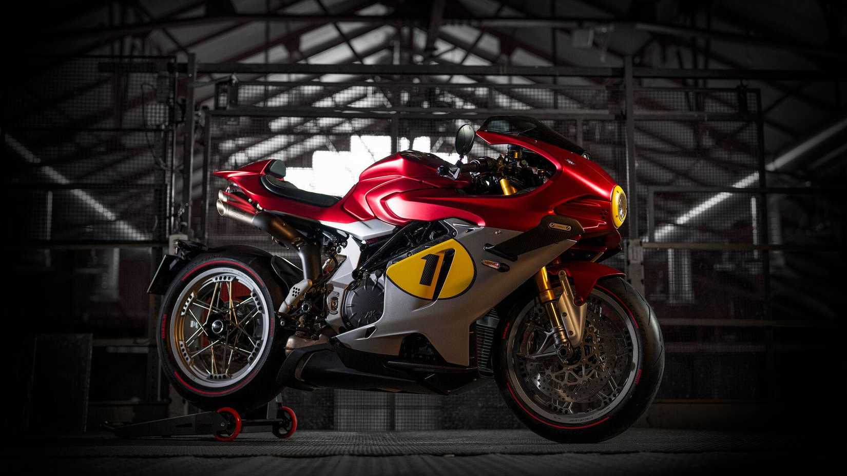 2025 MV Agusta Superveloce 1000 Ago 3
