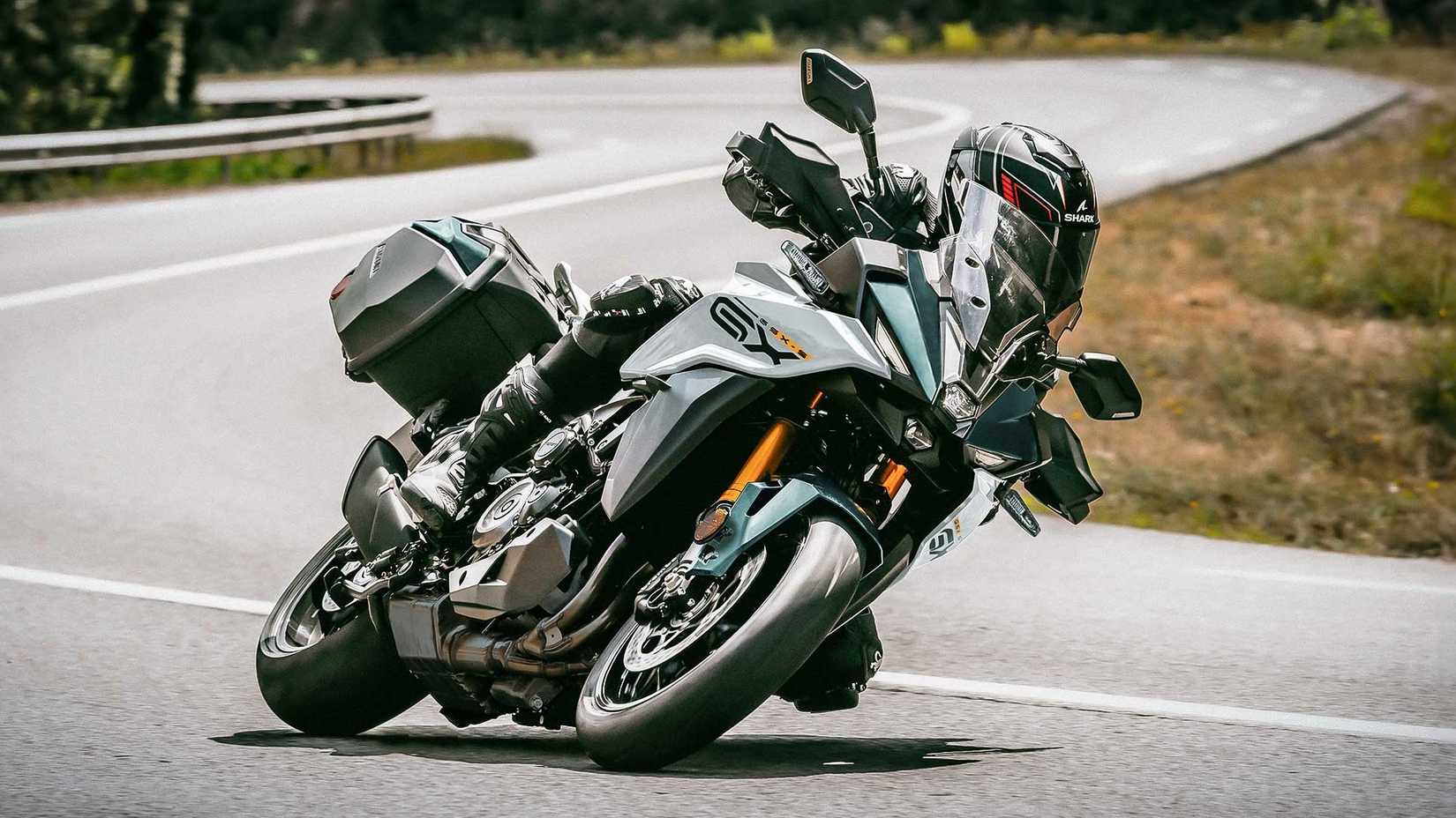 2025 Suzuki GSX-S1000GX Leaning