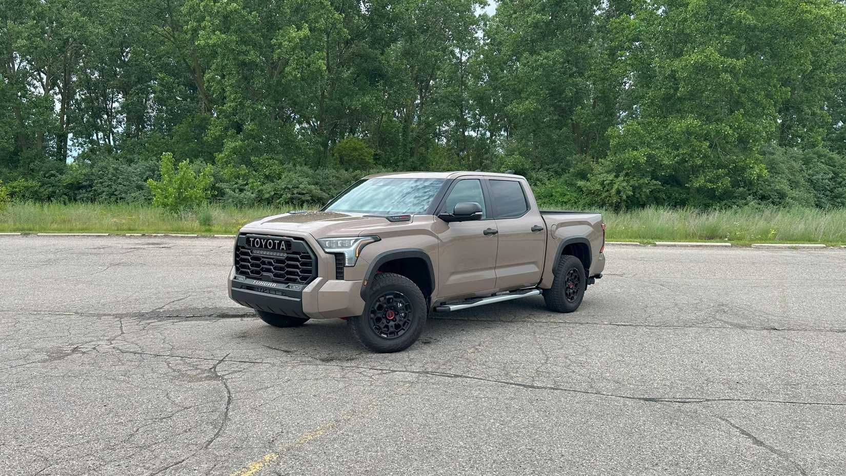 2025 Toyota Tundra TRD Pro i-Force Max frente três quartos