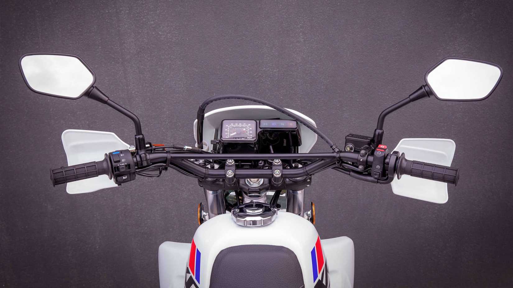 Vista da cabine do Honda XR650L 2025