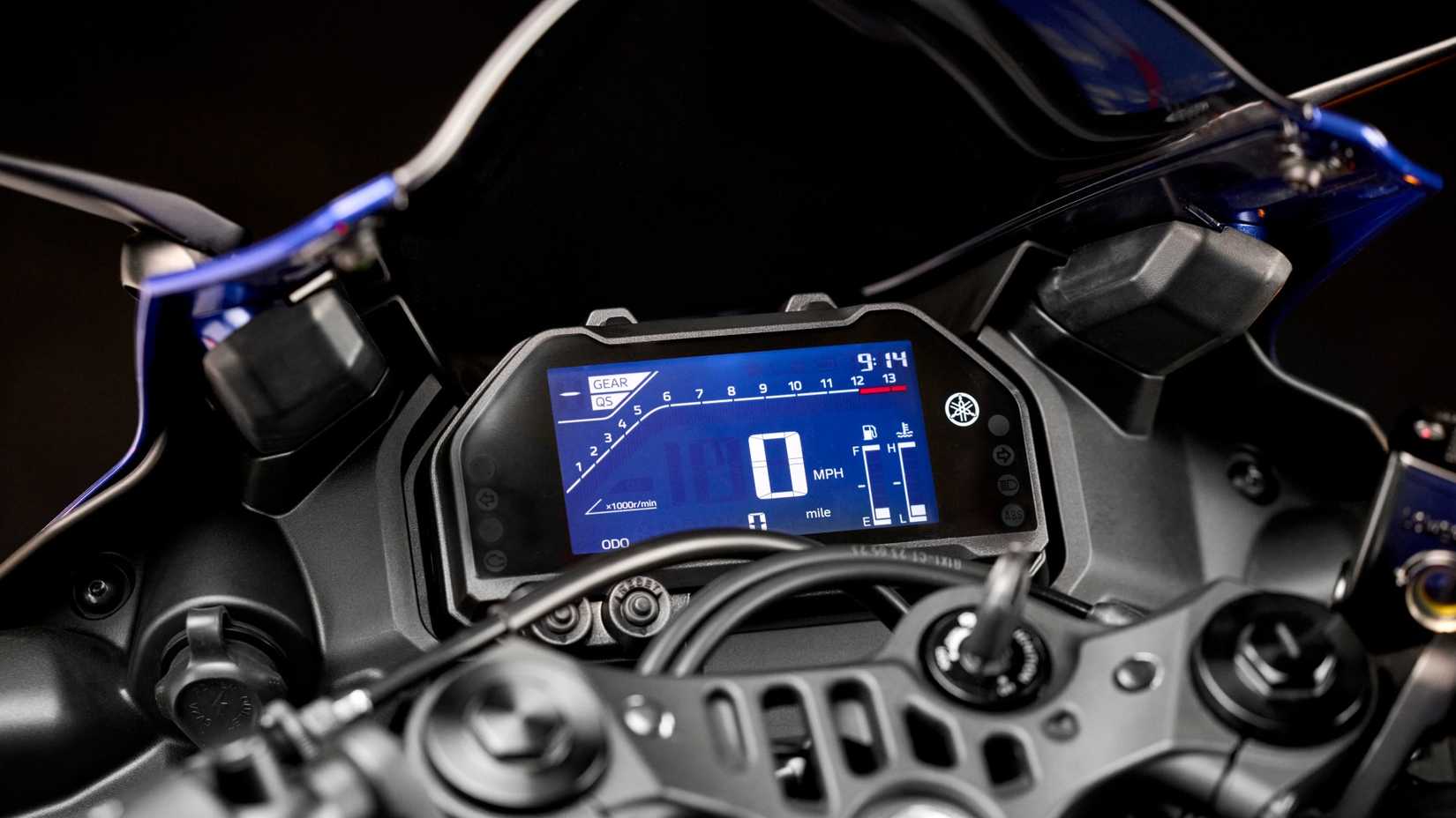 2025 Yamaha YZF-R3 LCD