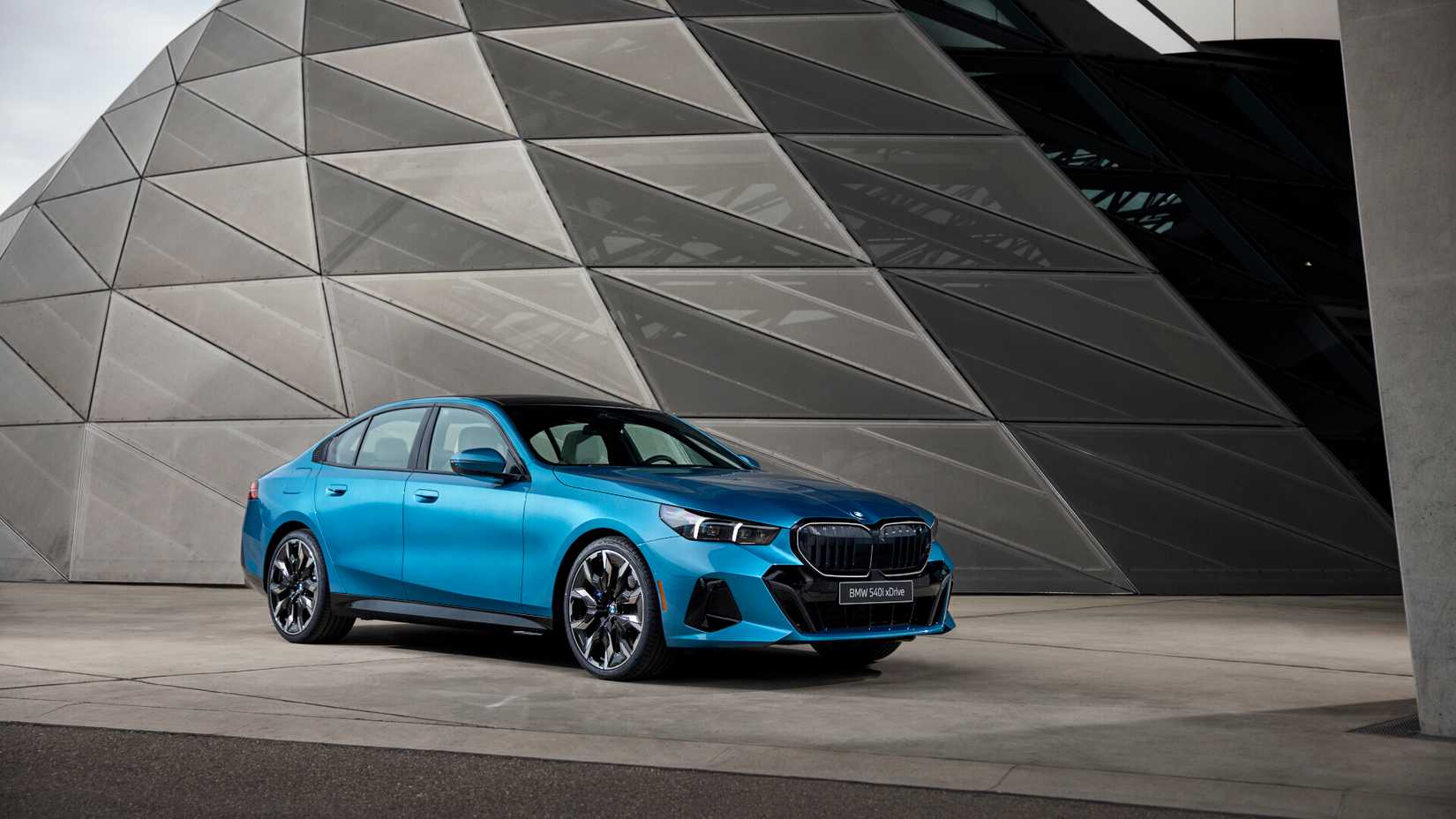 2026 BMW 540i xDrive Legacy Edition TopSpeed 3