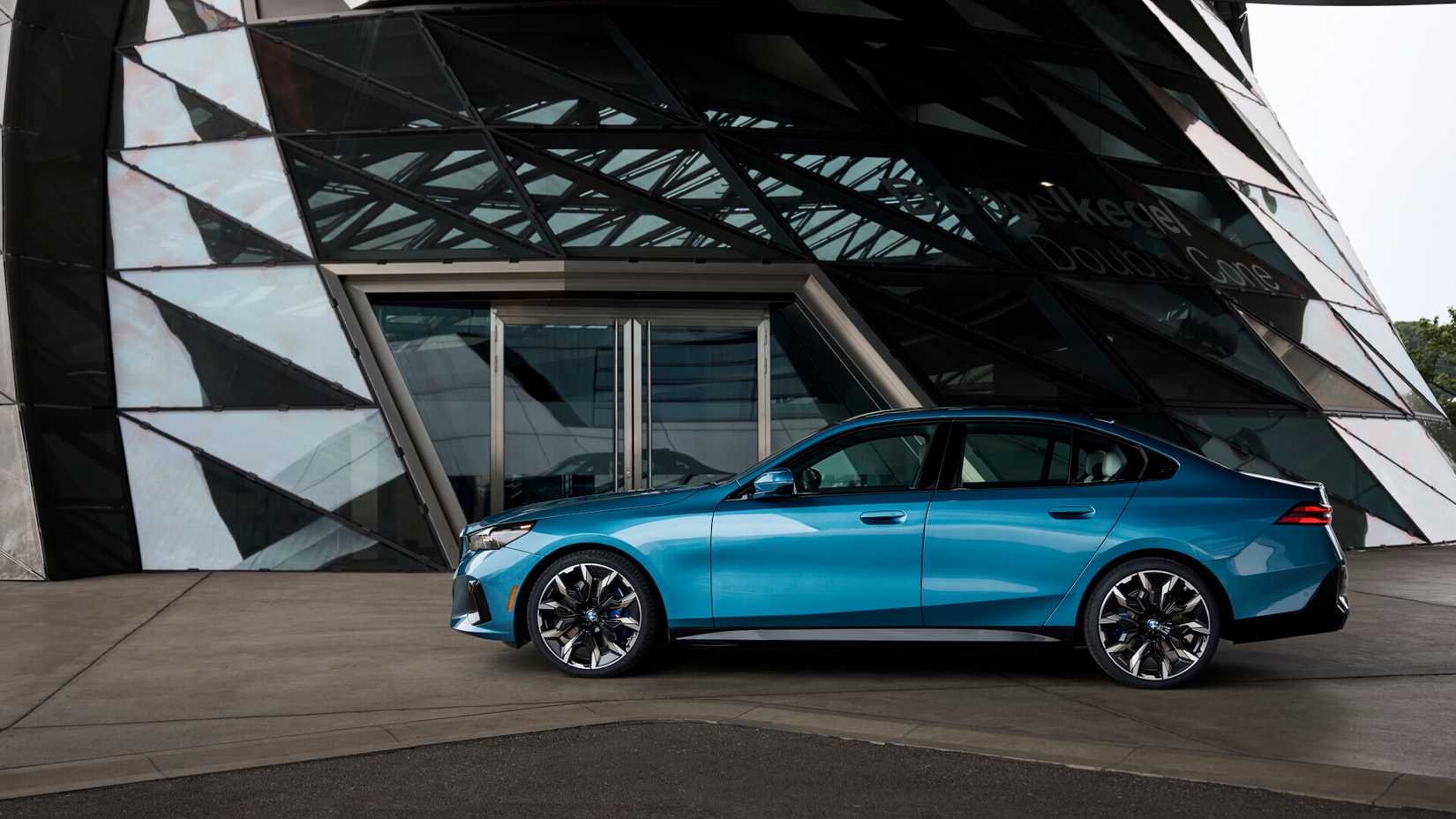 2026 BMW 540i xDrive Legacy Edition showcasing sporty luxury design