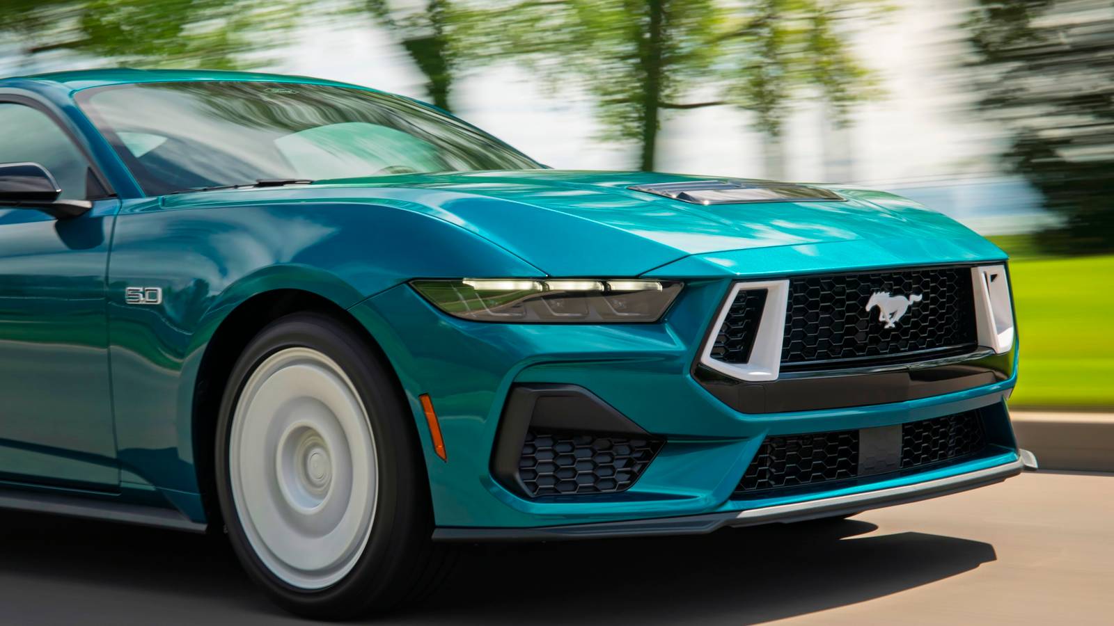 The Sports Car That Combines Muscle-Car Power With Long-Drive Comfort