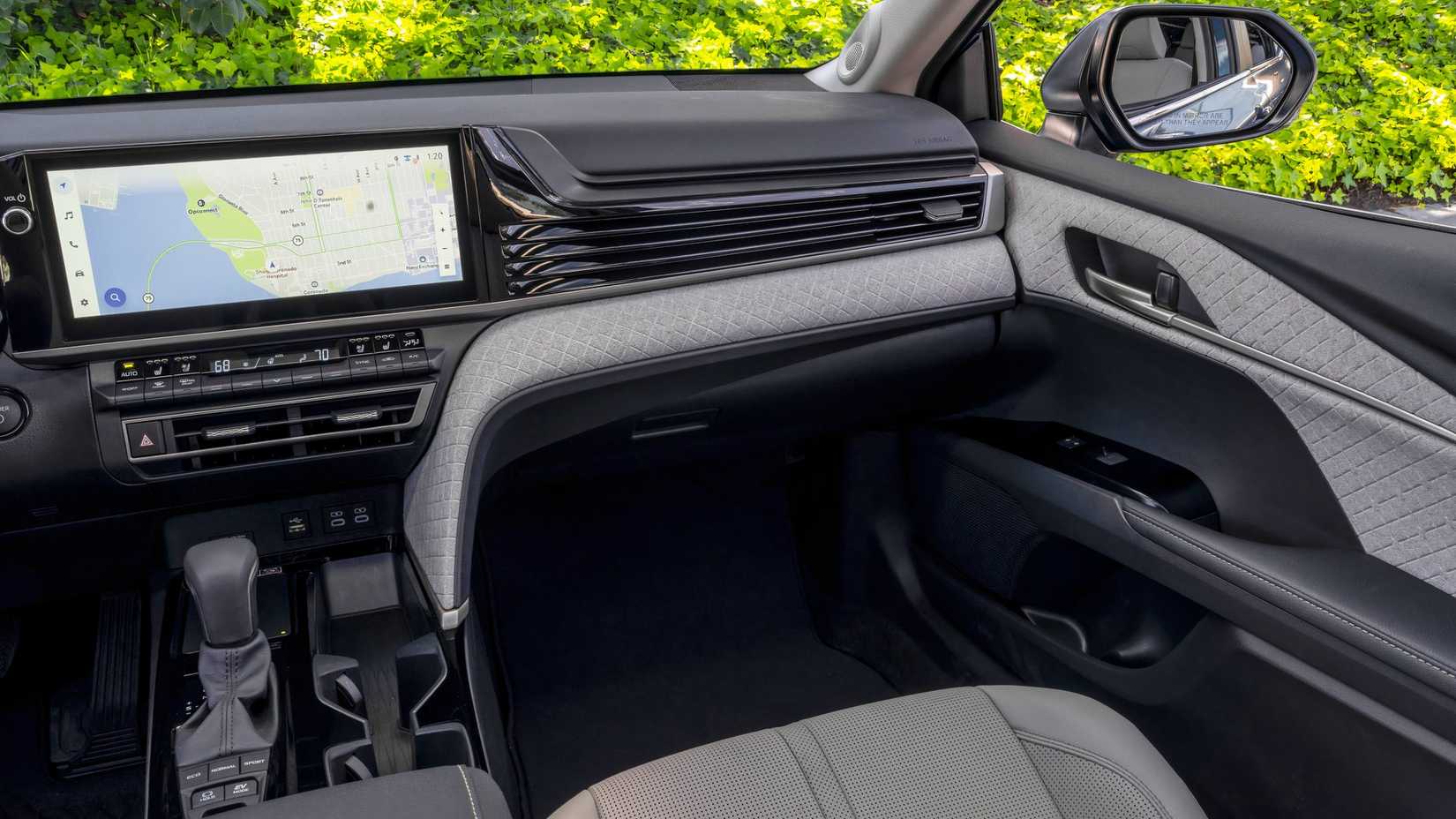 2026_Toyota_Camry_XLE_LtGray_005