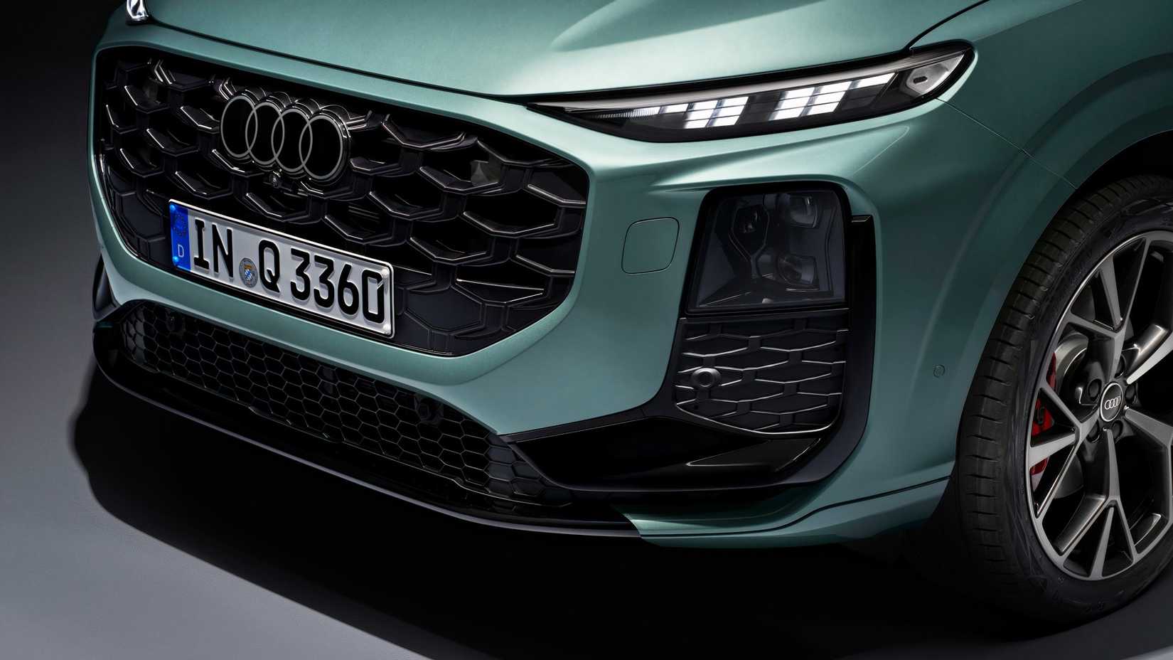 Foto frontal do Audi Q3 2026 mostrando a grade