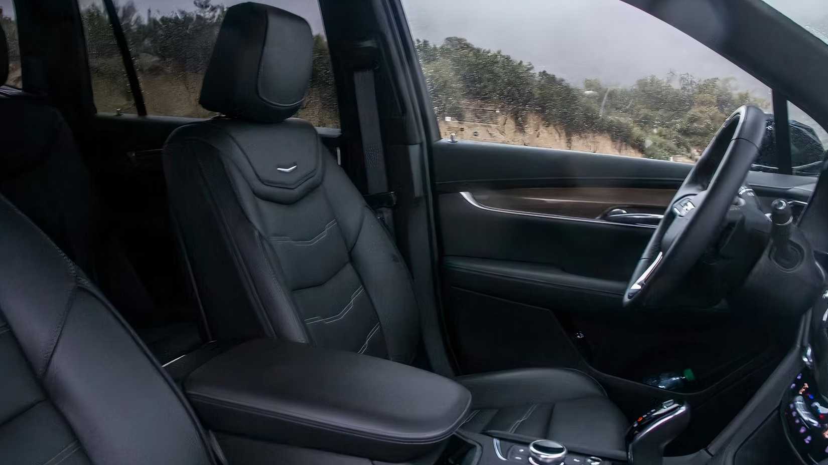 Interior shot of the 2025 Cadillac XT6 showing the front seats