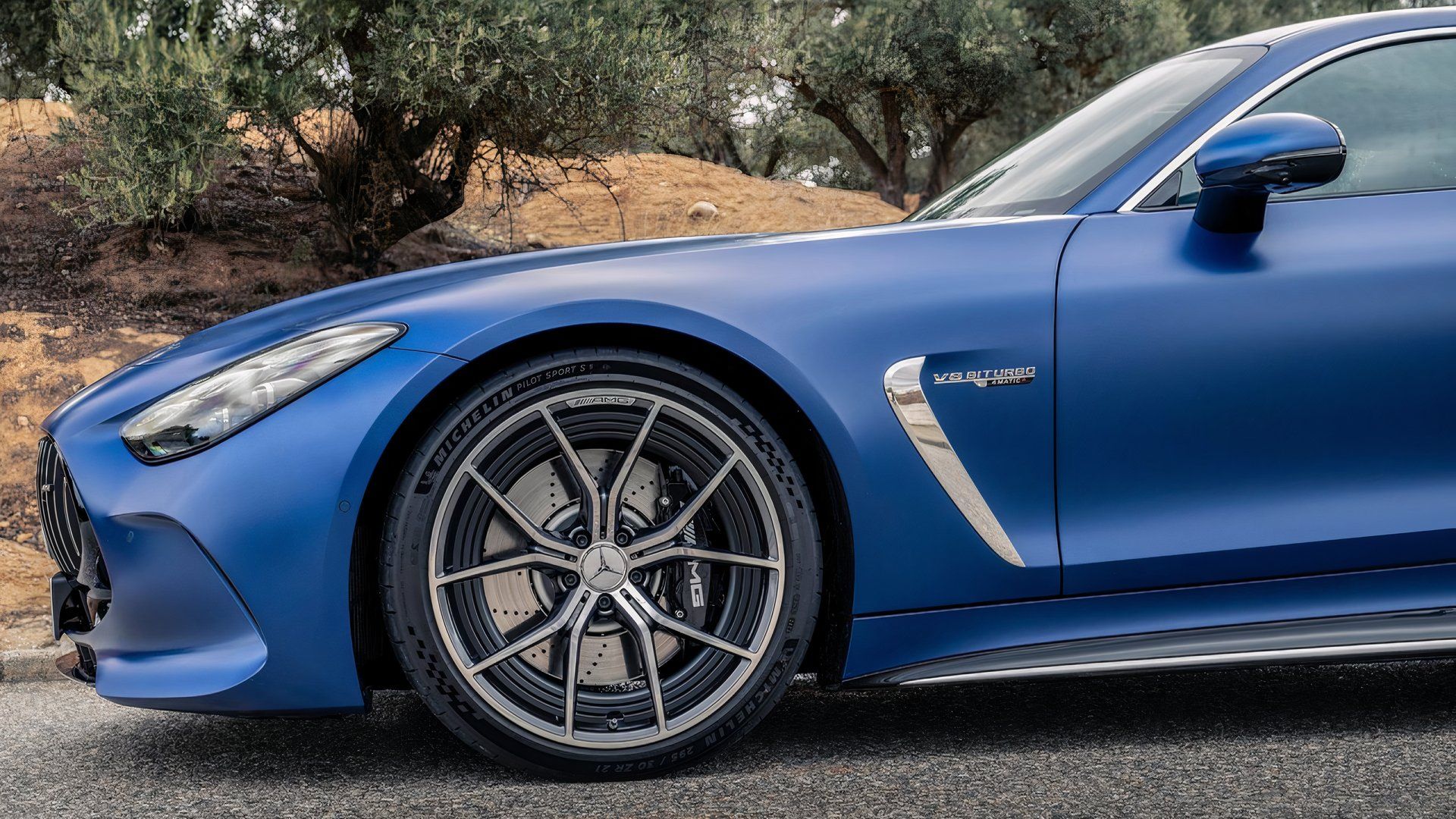 Mercedes-Benz AMG GT Coupe (2024), side profile closeup