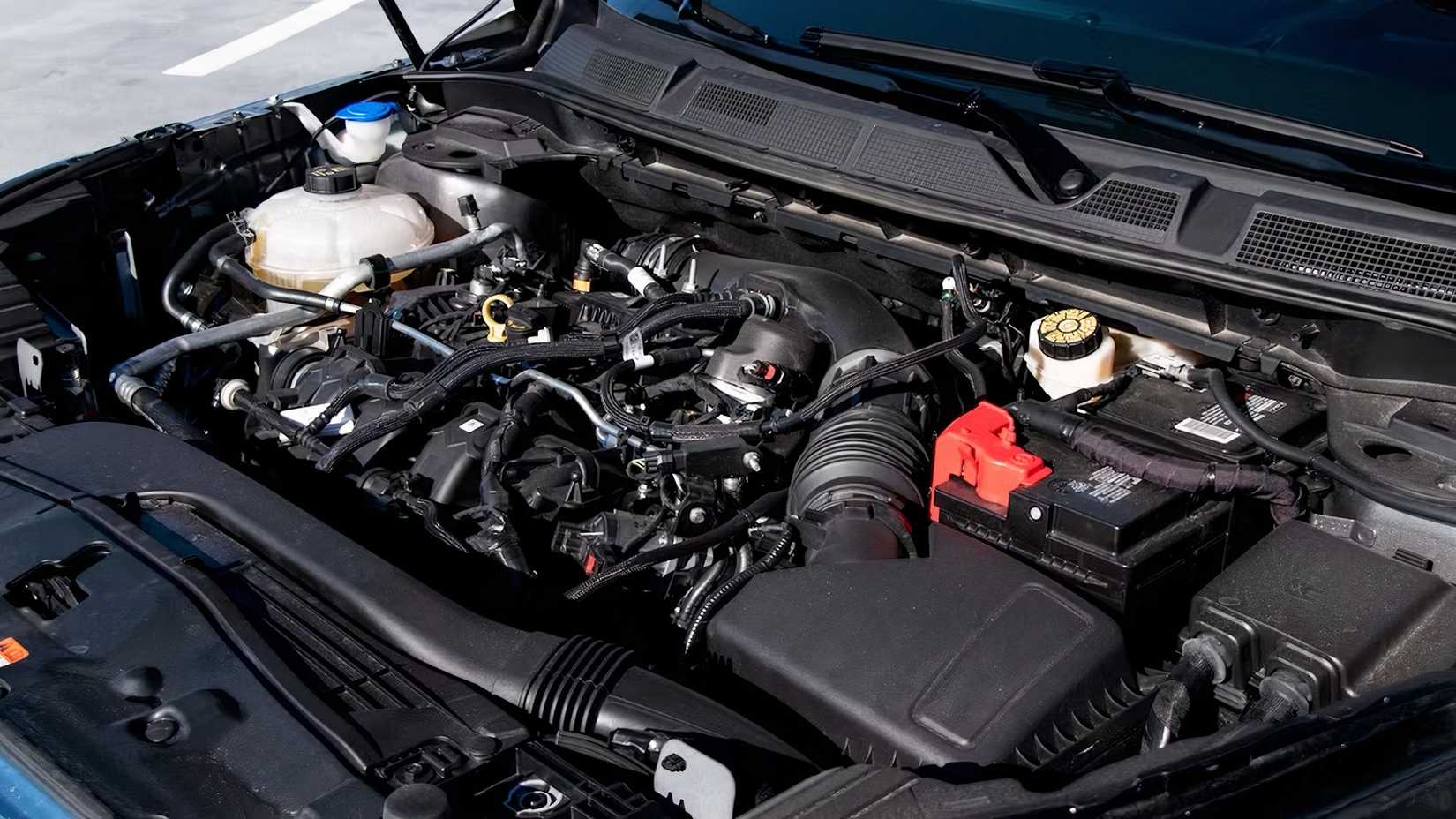 2022 Lincoln Corsair engine bay