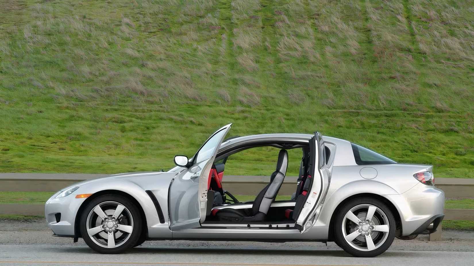2008 Mazda RX-8 in silver parked