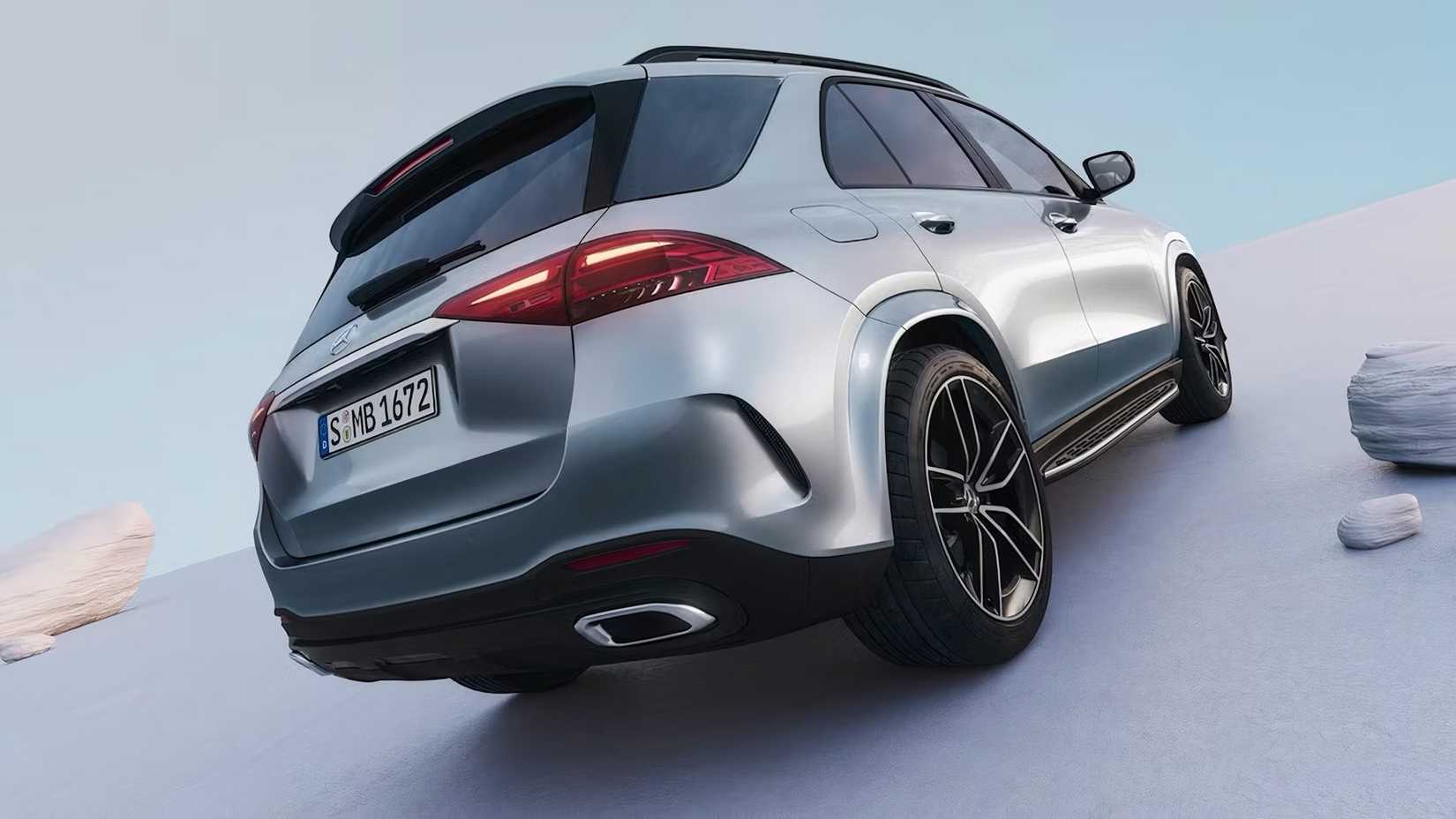 2025 Mercedes-Benz GLE in silver parked