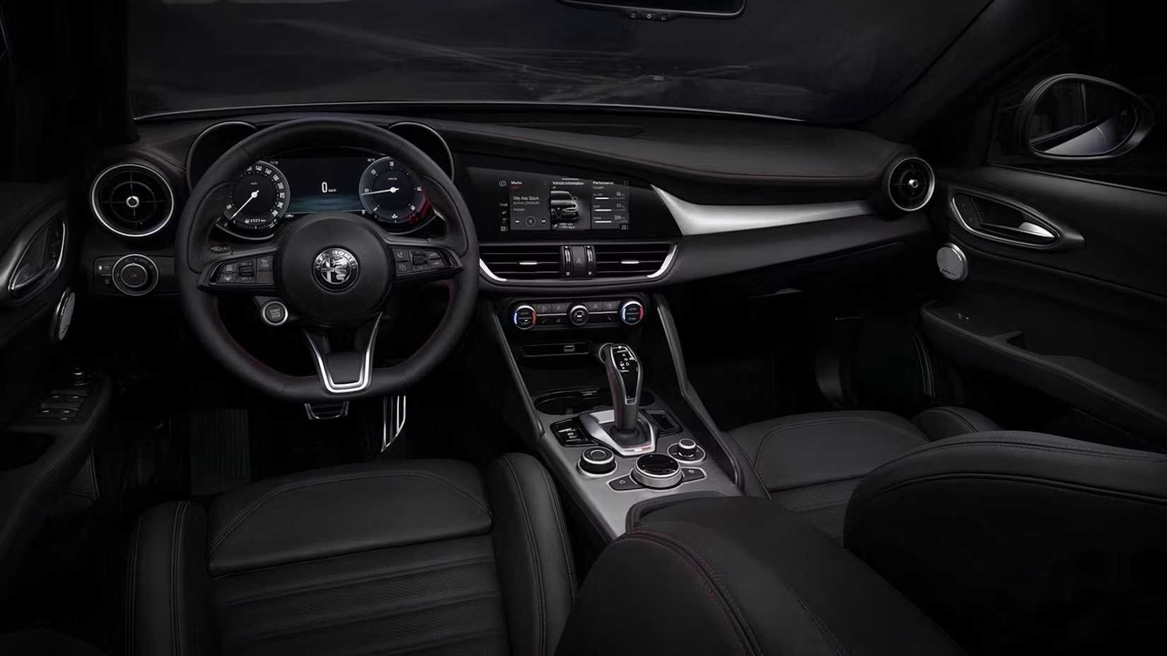 Interior do Alfa Romeo Giulia 2025 mostrando painel e volante