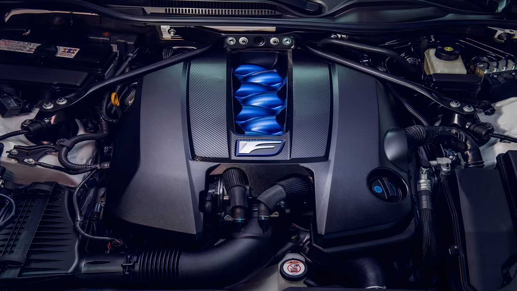 Compartimento do motor Lexus RC F 2024