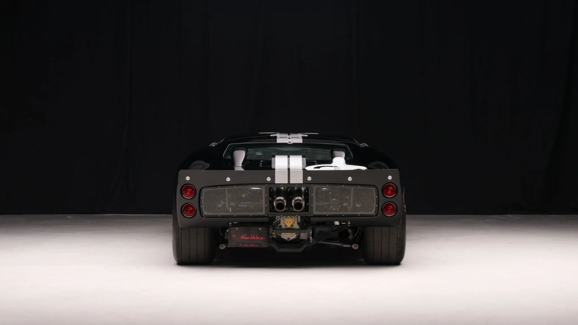 Here's Why The Original Ford GT40 Was A Right-Hand Drive Car