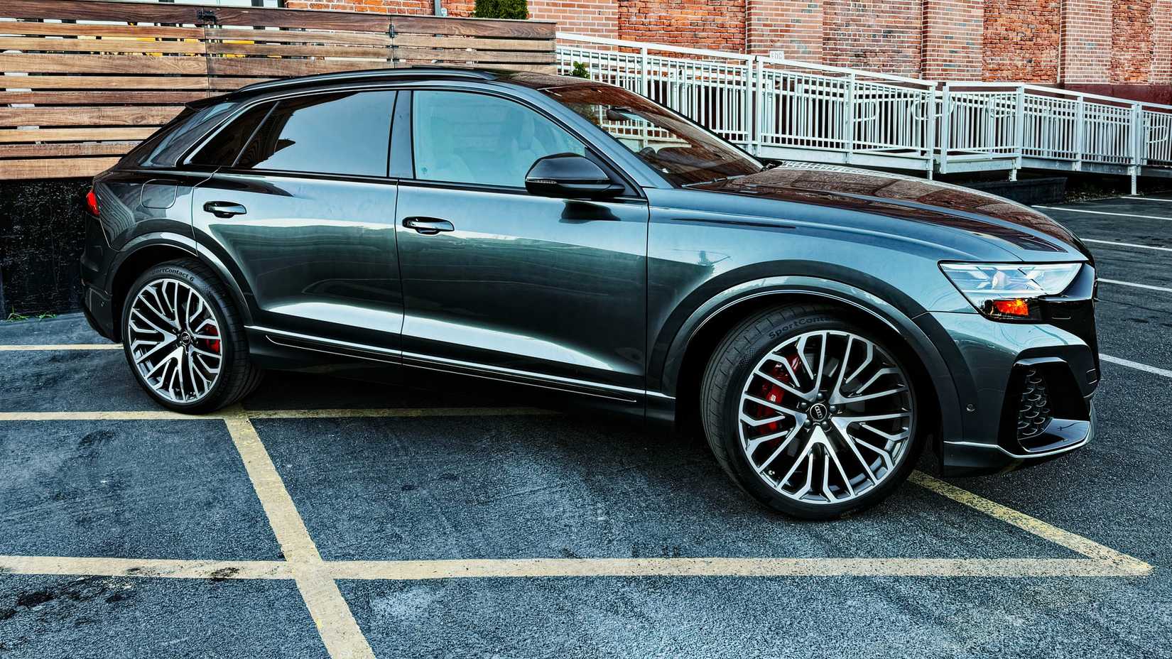 2025 Audi SQ8 front 3Q