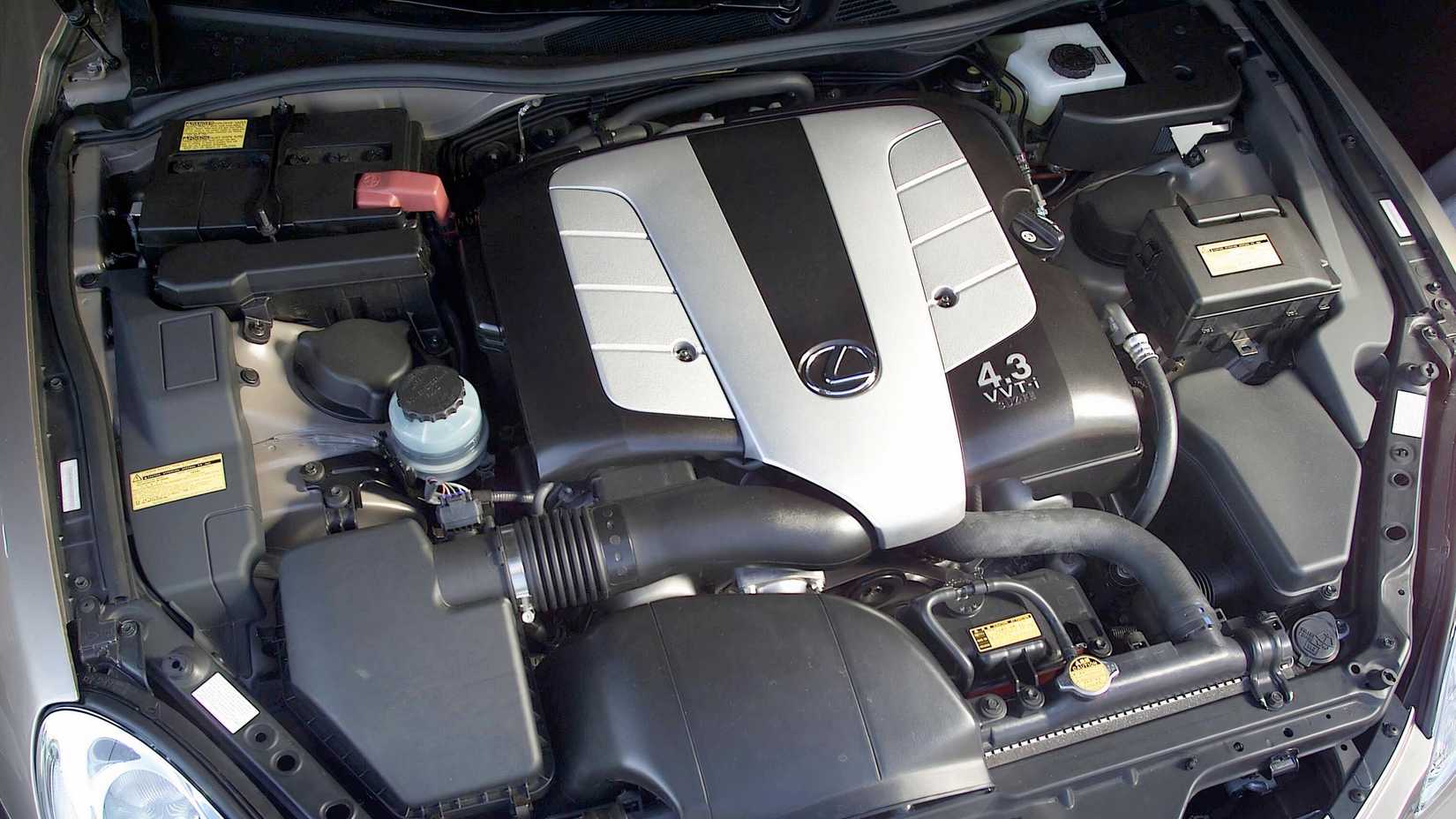 Compartimento do motor Lexus SC 430 2010