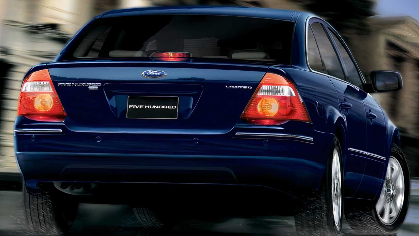 3/4 rear view of 2007 Ford Five Hundred