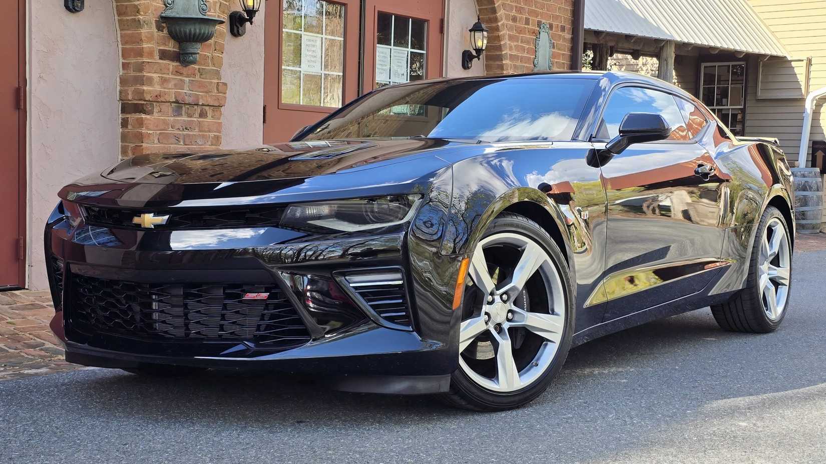 3/4 front view of 2017 Chevrolet Camaro SS