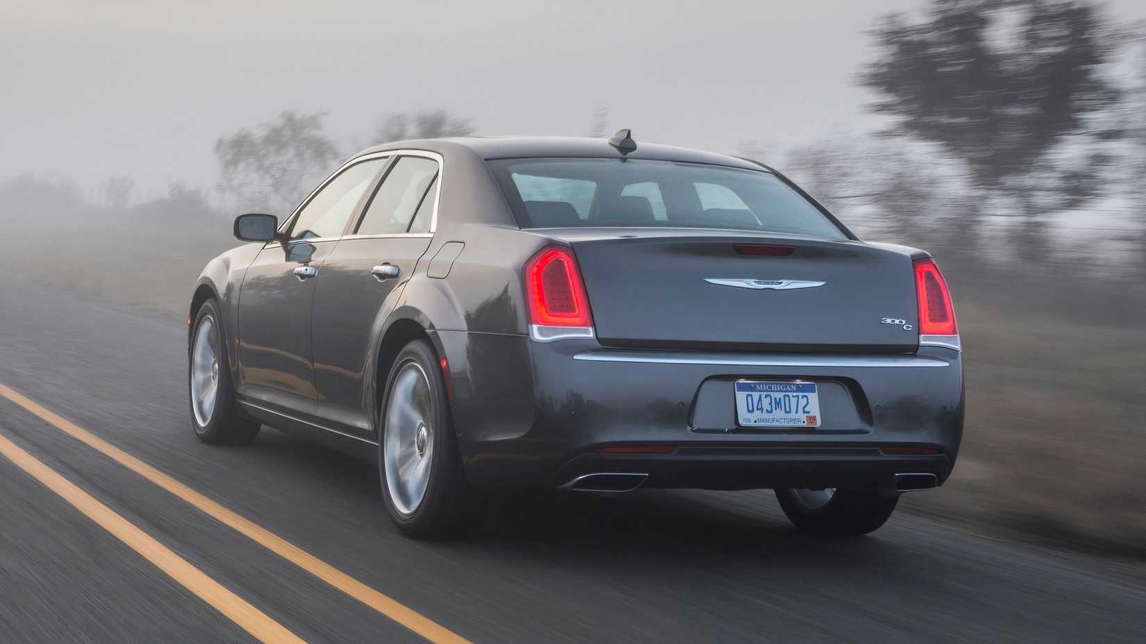 3/4 rear view of 2019 Chrysler 300C