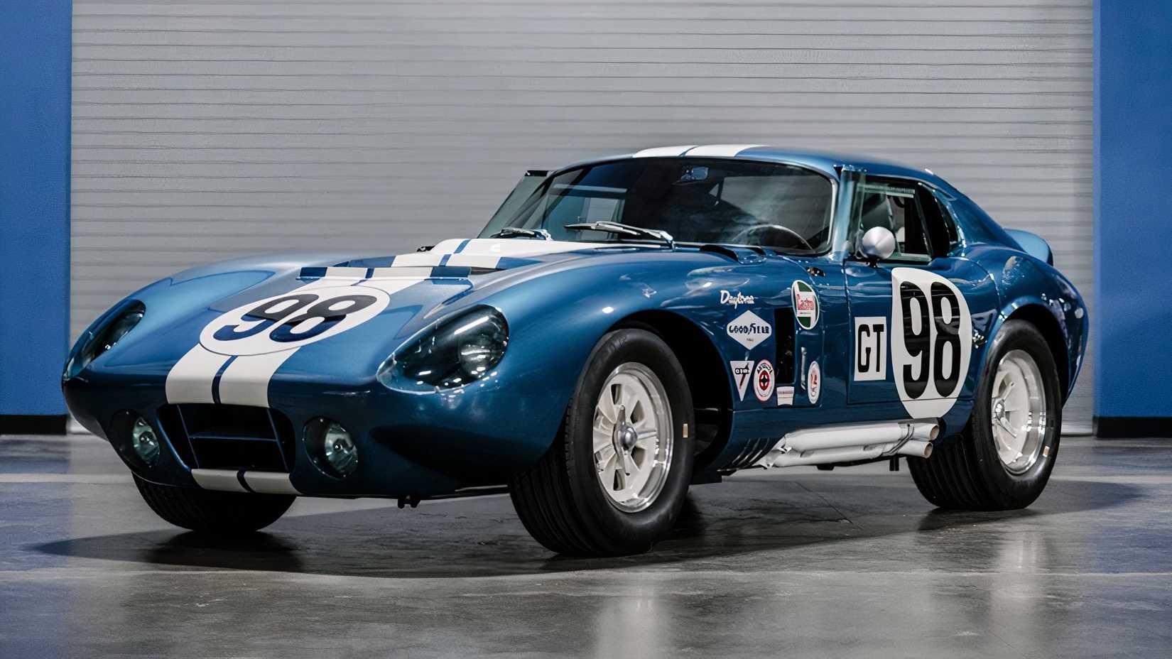 Vista frontal 3/4 do Shelby Cobra Daytona Coupe 1964