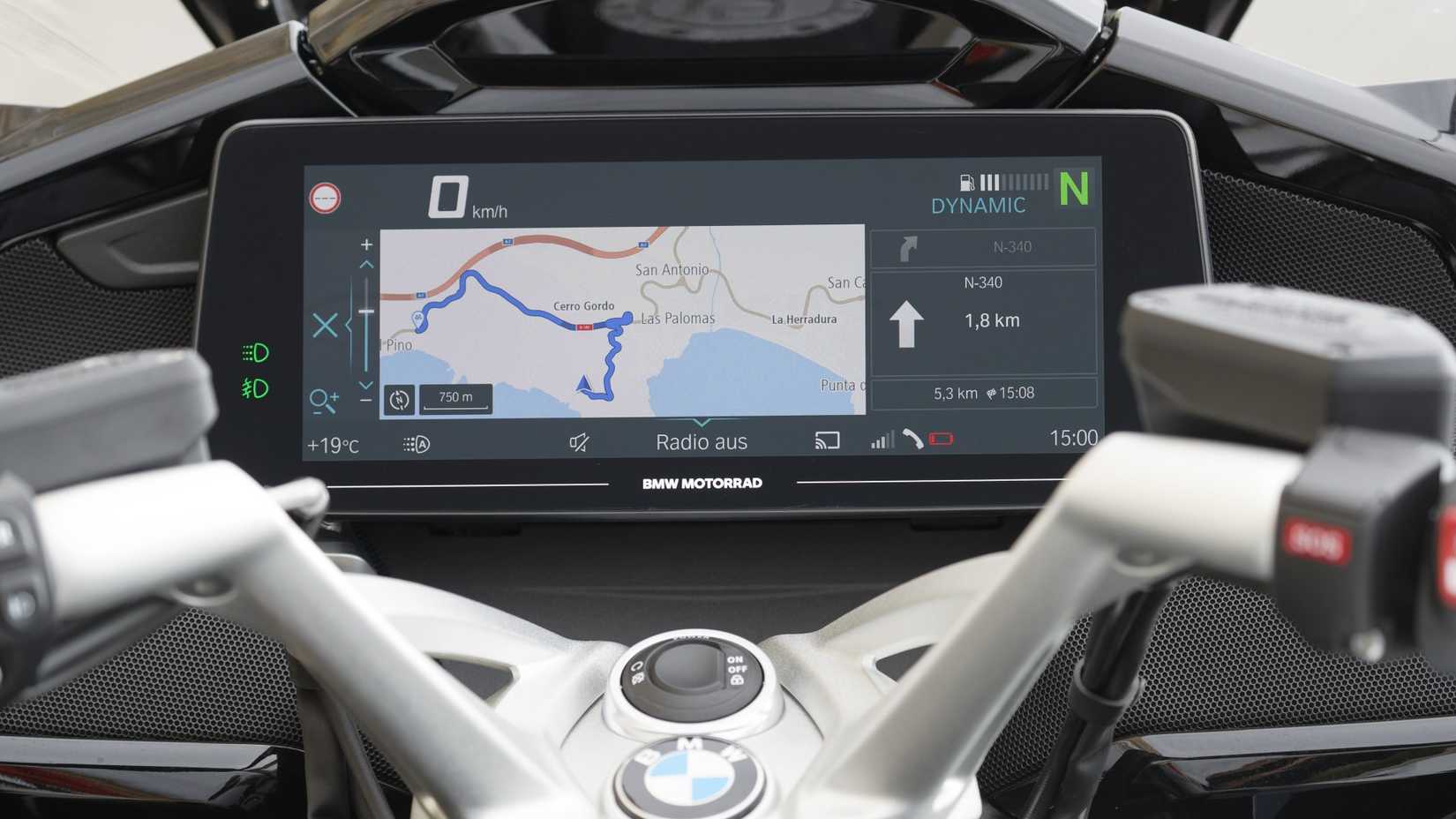 BMW K 1600 GTL 10.25-inch TFT display