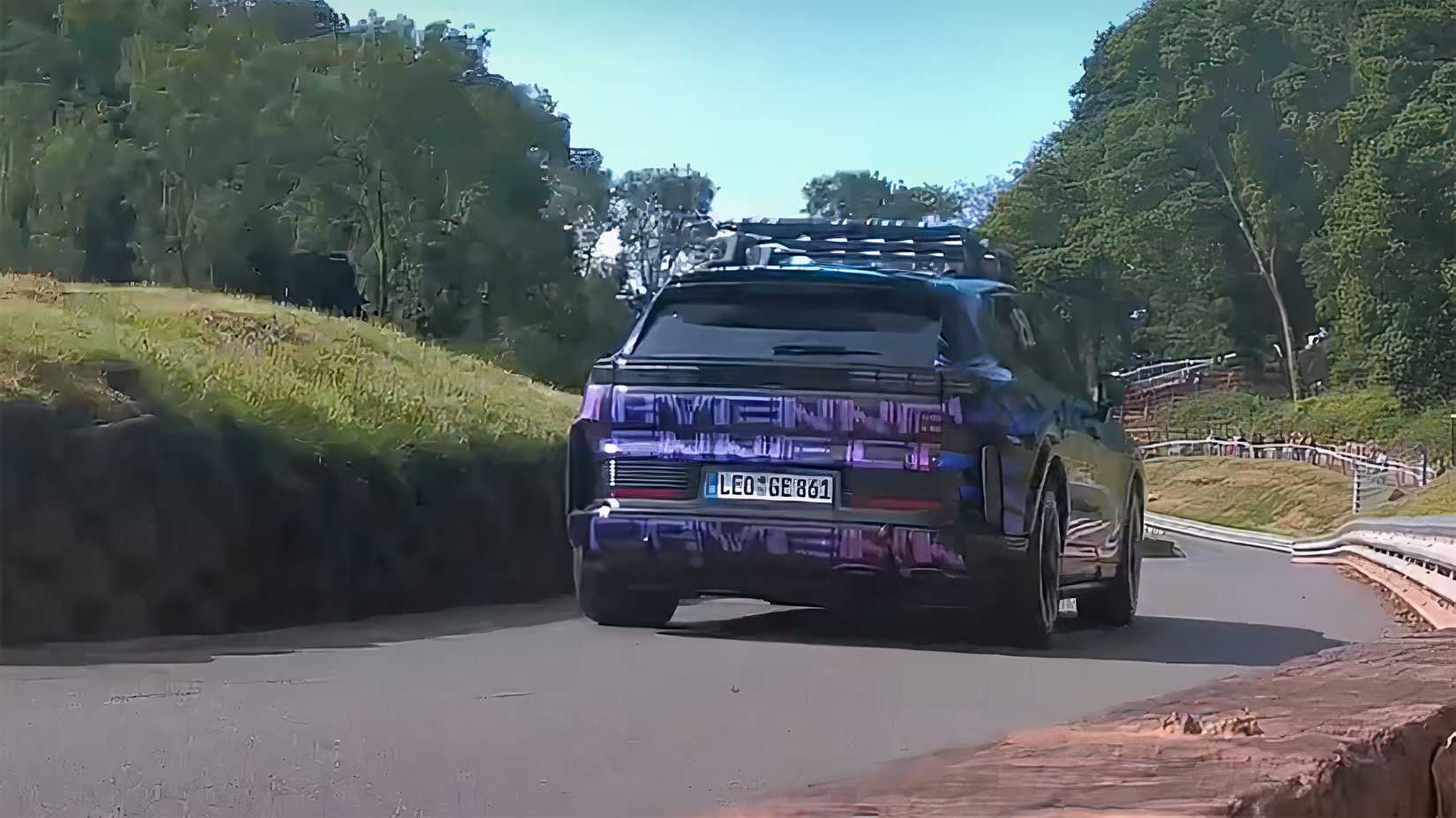 Porsche Cayenne Electric TopSpeed 5