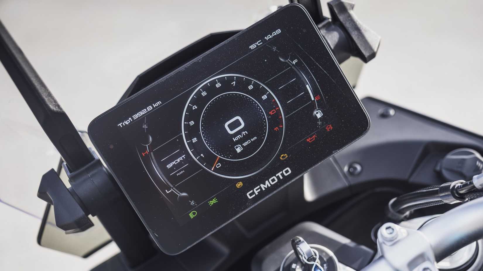 2025 CFMoto Ibex 800 E tela TFT colorida de 8 polegadas, close-up